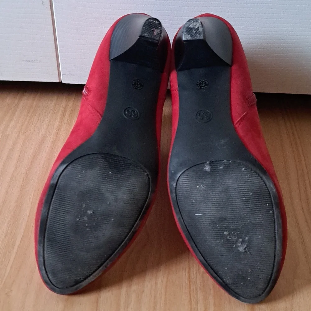 Red booties - Picture 5 of 7